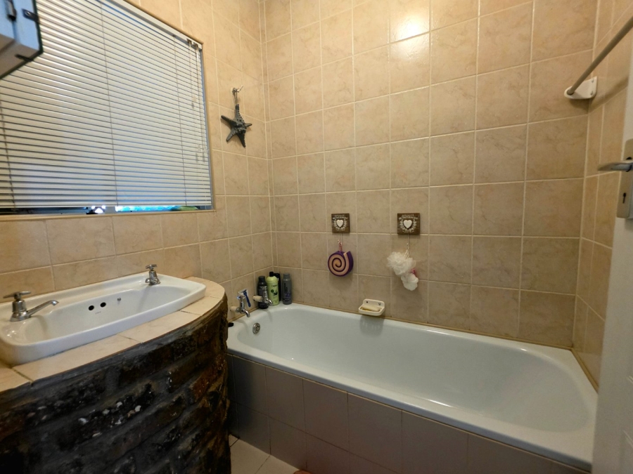 5 Bedroom Property for Sale in Blydeville Northern Cape